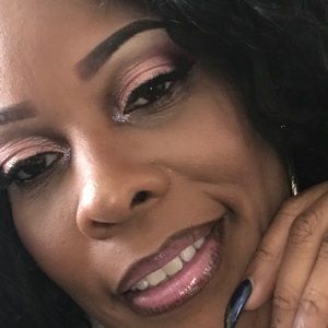 Meet your Posher, Evelyn